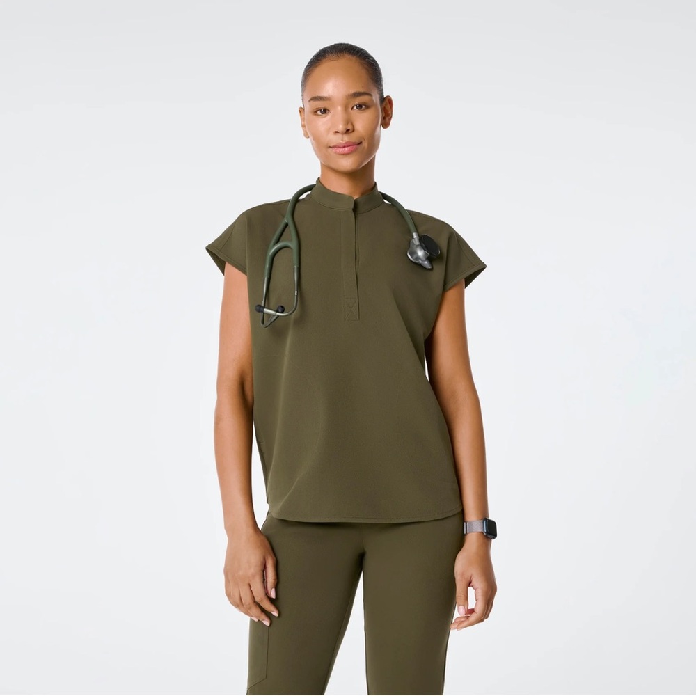 Figs Women's Rafaela Top Spruce Green